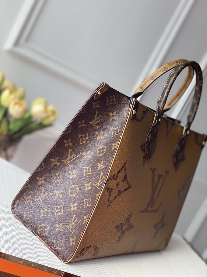 Louis Vuitton ONTHEGO MM - Imagem 2