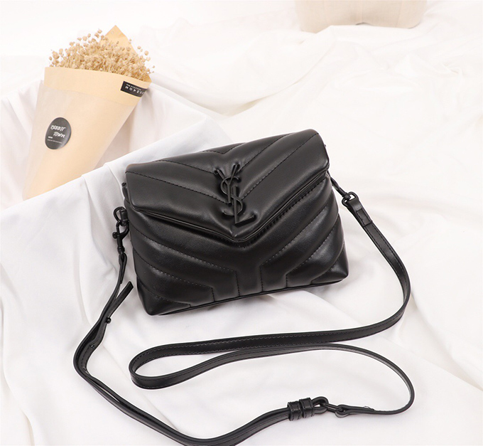 YSL Loulou Toy Bag Matelassé “Y” Leather - Imagem 15