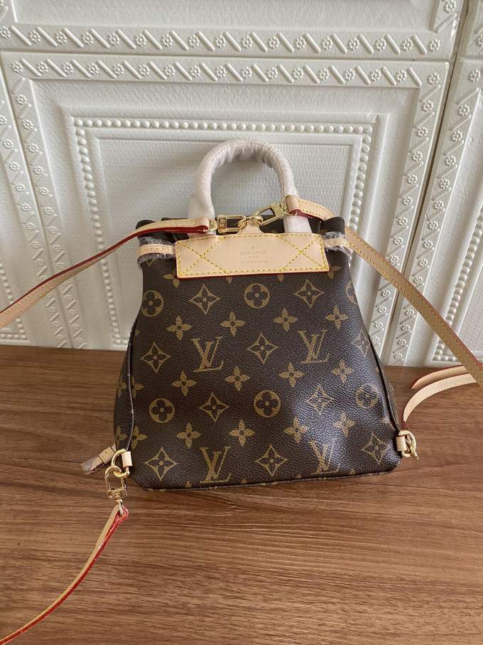 Louis Vuitton Sperone BB Backpack - Imagem 3