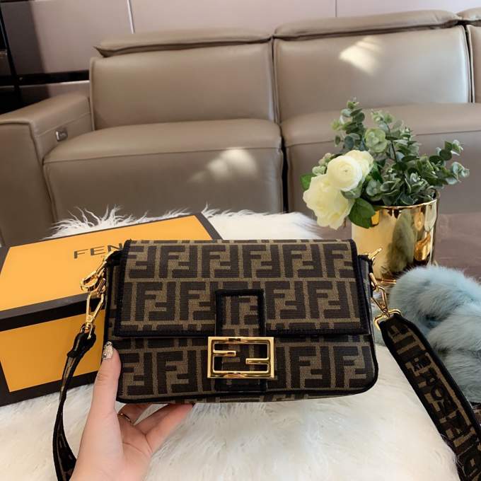 Fendi Baguette Brown Fabric - Imagem 2
