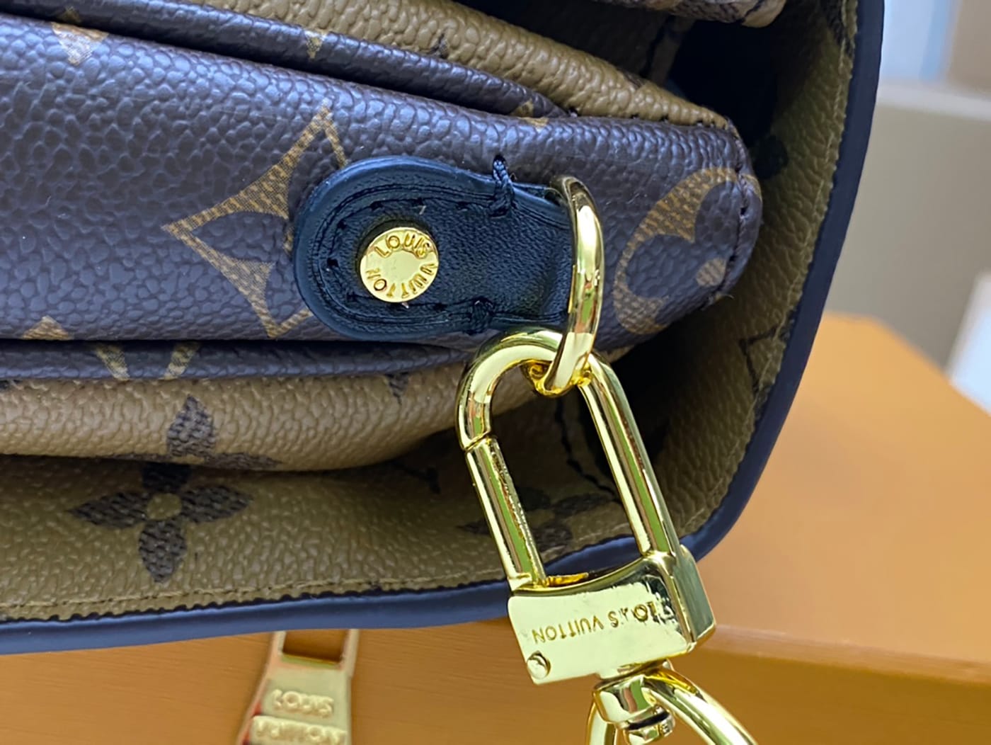 Louis Vuitton Pochette Metis - Imagem 11