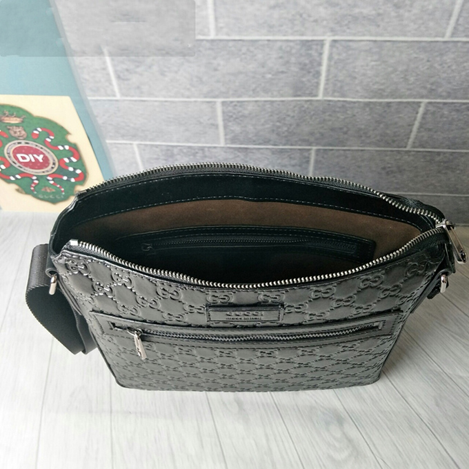 Gucci Signature Messenger Bag - Imagem 8