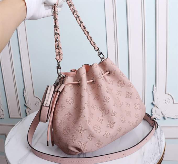 Louis Vuitton Bella – Sophisticated Luxury Bag - Imagem 5