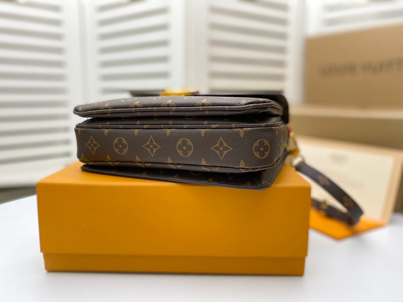 Louis Vuitton Pochette Metis - Imagem 5