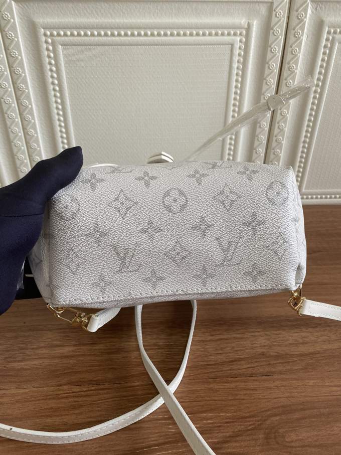 Louis Vuitton Sperone BB Backpack - Imagem 5