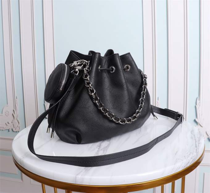 Louis Vuitton Bella – Sophisticated Luxury Bag - Imagem 8