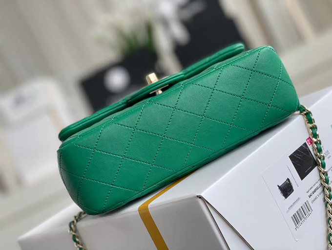 Chanel Emerald Green Top Handle Mini Bag - Imagem 10