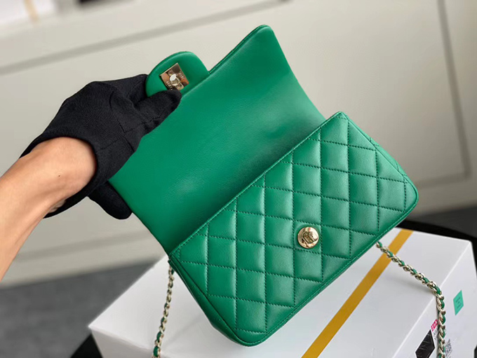 Chanel Emerald Green Top Handle Mini Bag - Imagem 5