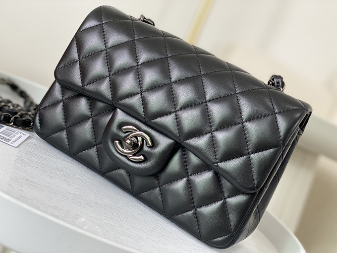 Chanel Mini Lambskin Black with Ruthenium Hardware - Imagem 5