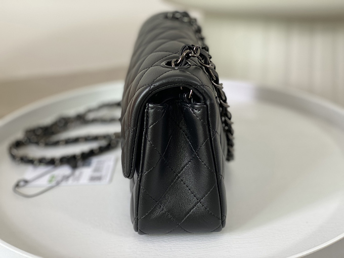Chanel Mini Lambskin Black with Ruthenium Hardware - Imagem 10