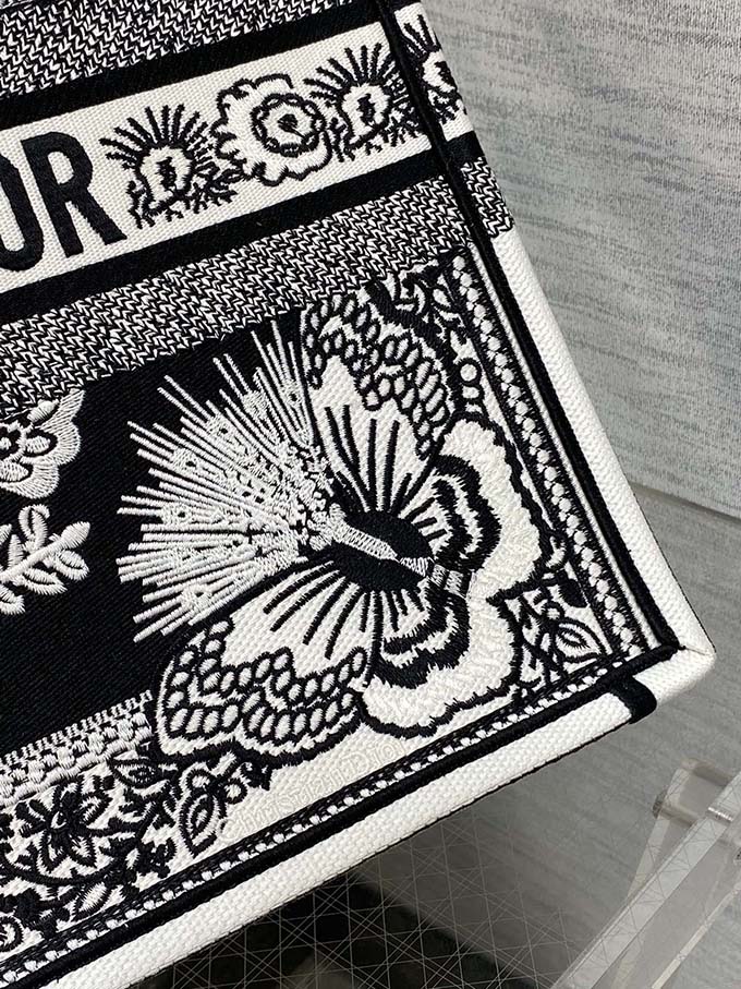 DIOR BOOK TOTE - Imagem 7