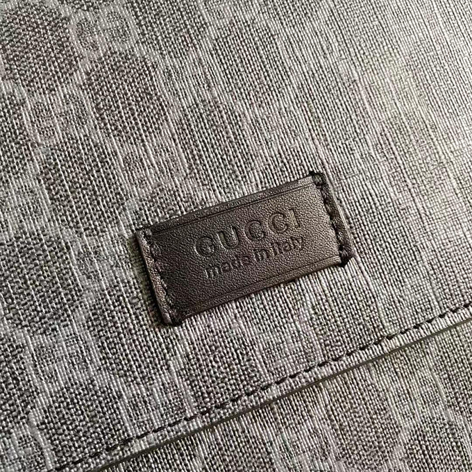 Gucci GG Supreme Baby Changing Bag - Imagem 12