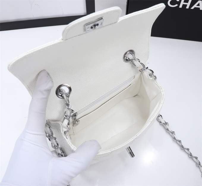 Chanel Mini Caviar Bag - Imagem 24