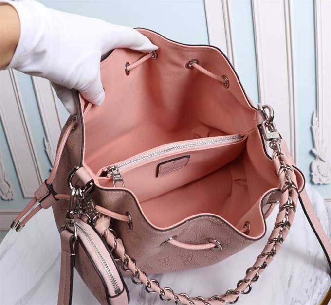 Louis Vuitton Bella – Sophisticated Luxury Bag - Imagem 16