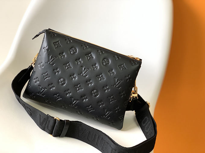 Louis Vuitton Coussin PM - Imagem 57