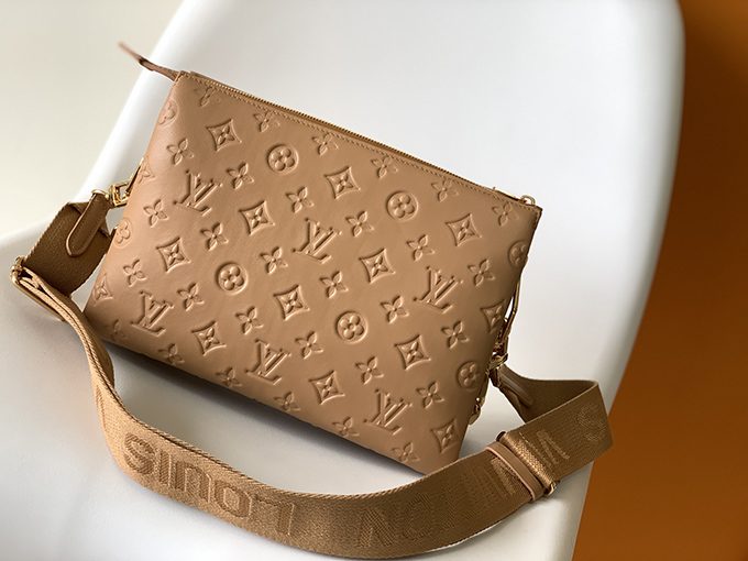 Louis Vuitton Coussin PM - Imagem 37