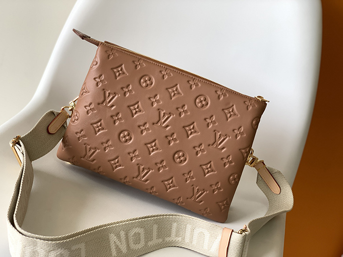 Louis Vuitton Coussin PM - Imagem 39