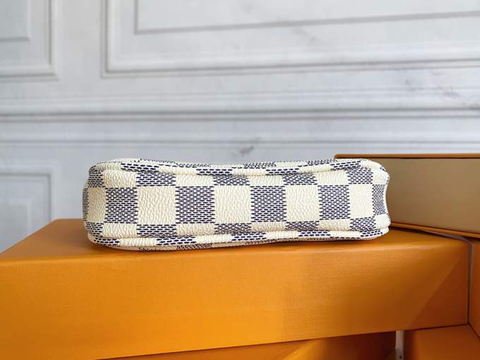Louis Vuitton Mini Pochette - Imagem 17