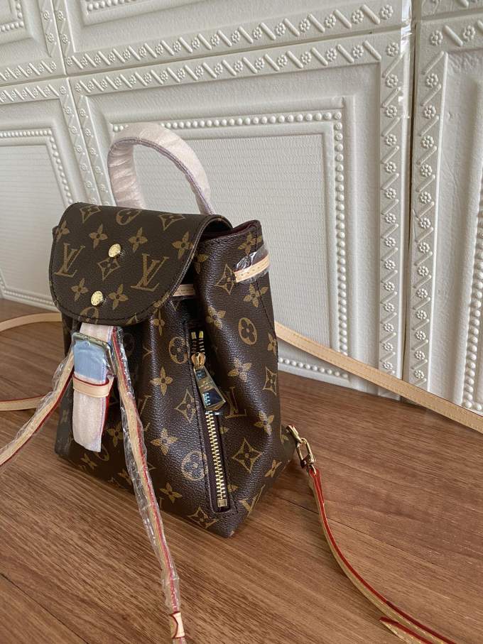 Louis Vuitton Sperone BB Backpack - Imagem 16