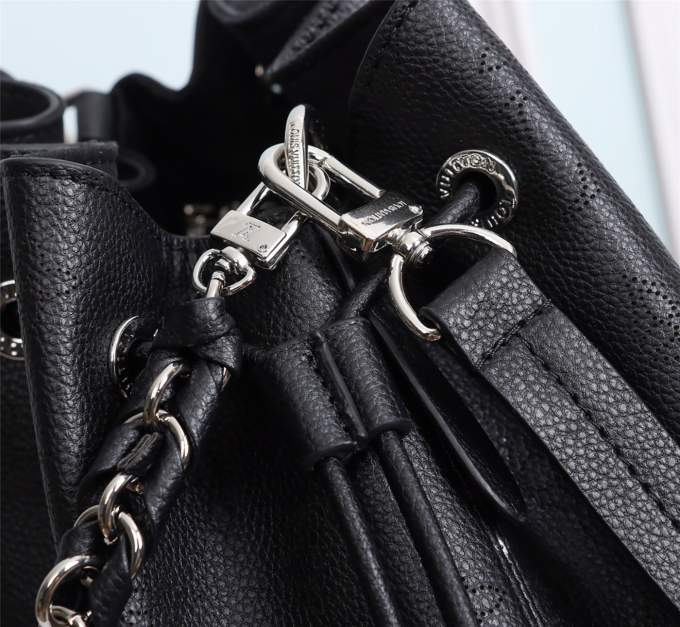 Louis Vuitton Bella – Sophisticated Luxury Bag - Imagem 25