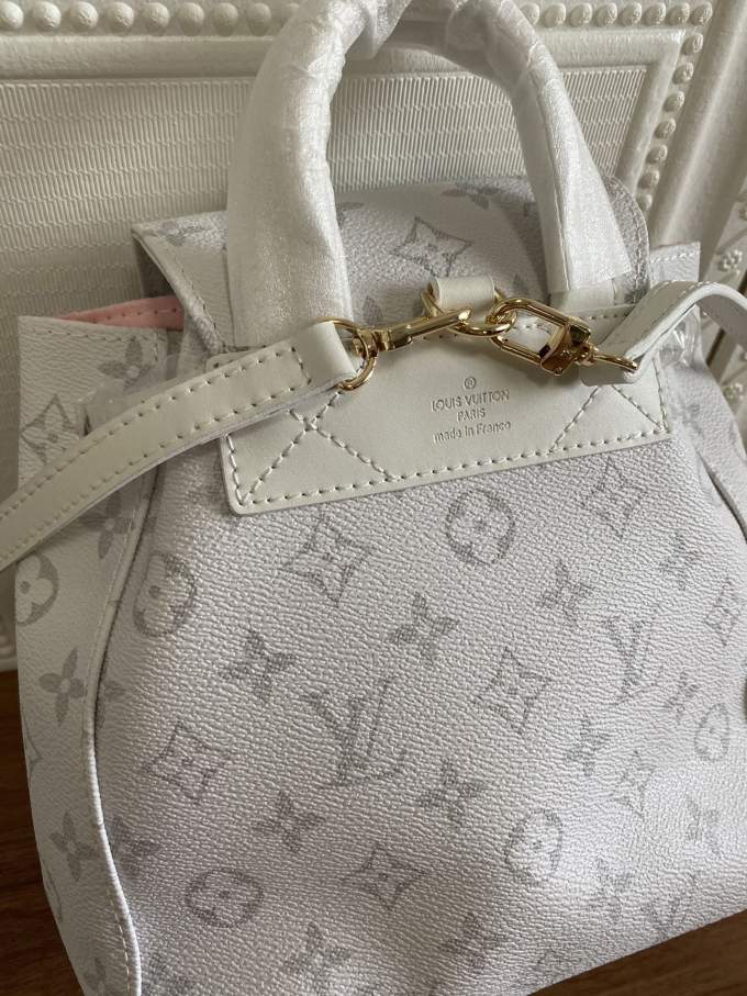 Louis Vuitton Sperone BB Backpack - Imagem 21