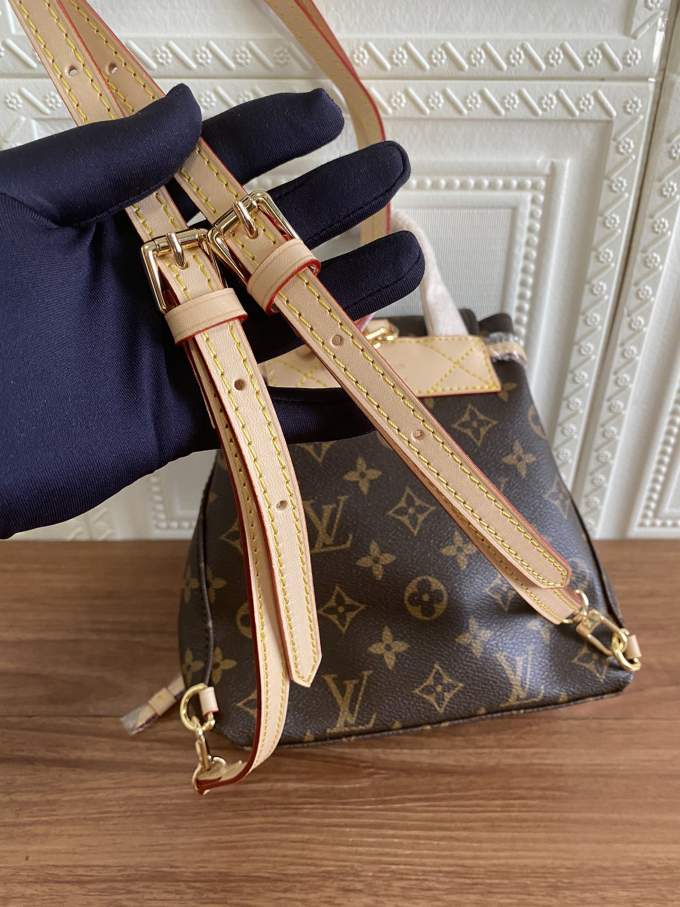 Louis Vuitton Sperone BB Backpack - Imagem 22