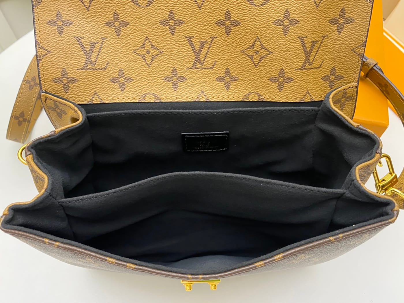 Louis Vuitton Pochette Metis - Imagem 15