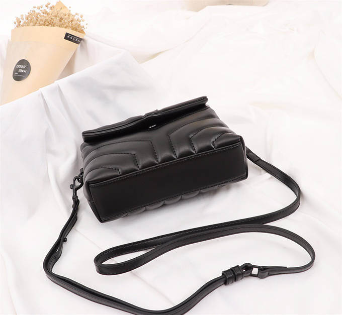 YSL Loulou Toy Bag Matelassé “Y” Leather - Imagem 30