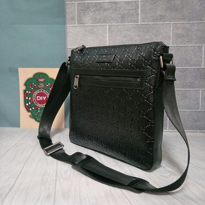 Gucci Signature Messenger Bag - Imagem 2