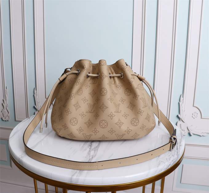 Louis Vuitton Bella – Sophisticated Luxury Bag - Imagem 7