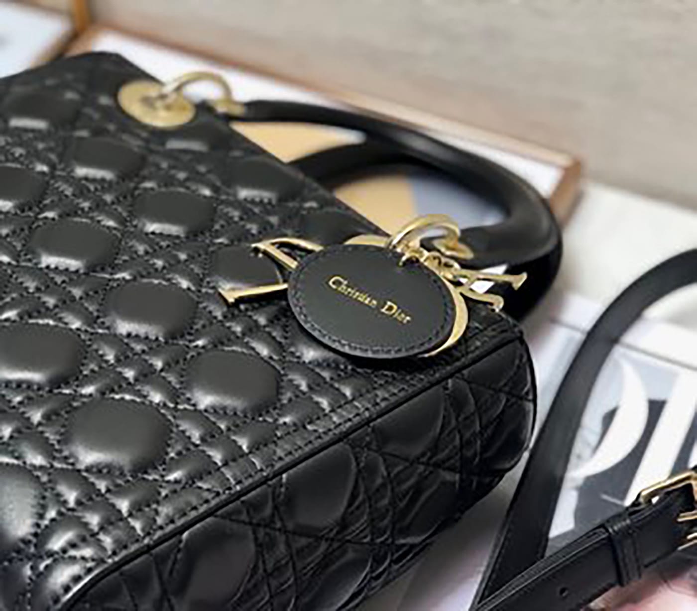 Medium Lady Dior Soft Leather Bag - Imagem 4