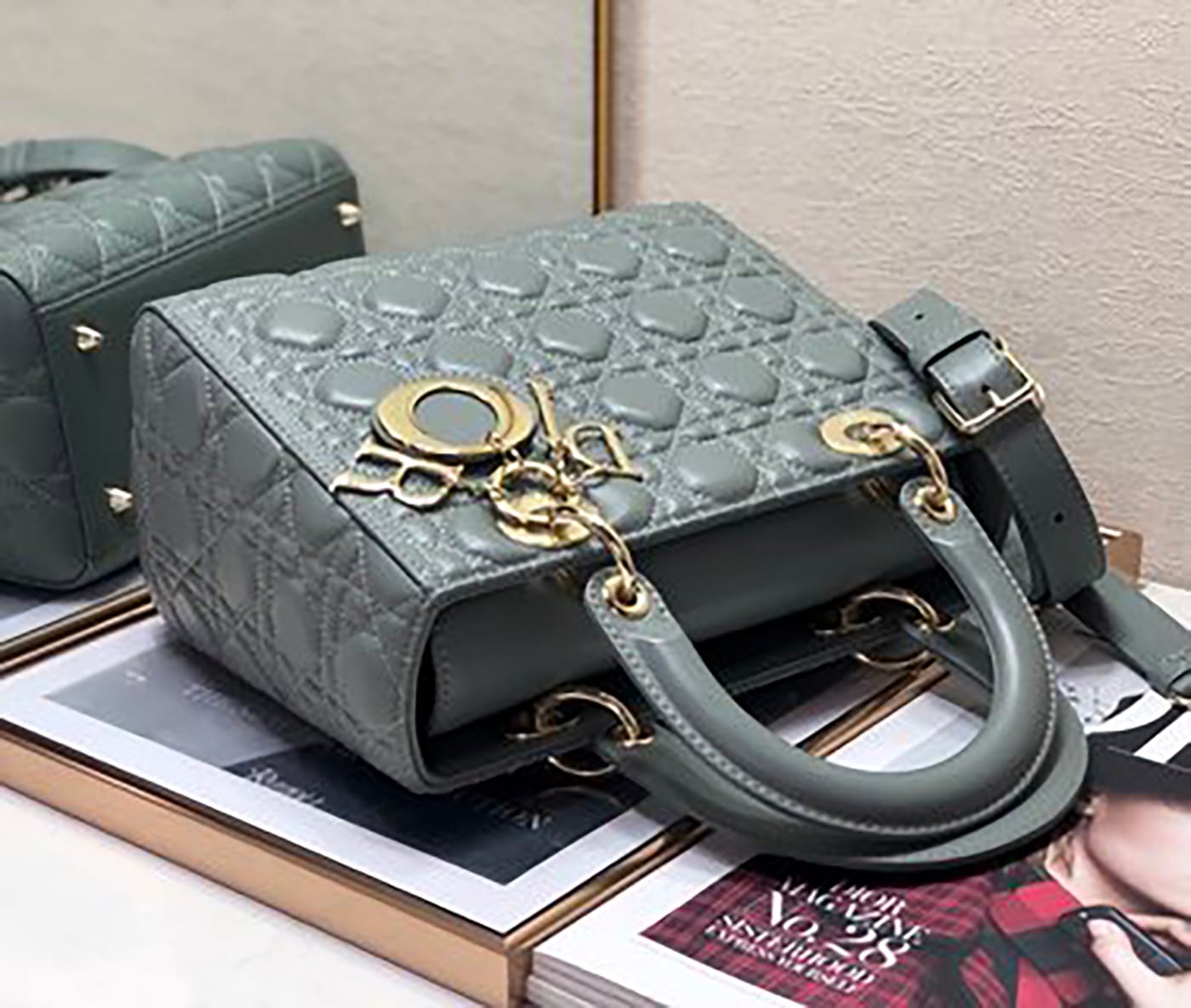 Medium Lady Dior Soft Leather Bag - Imagem 26