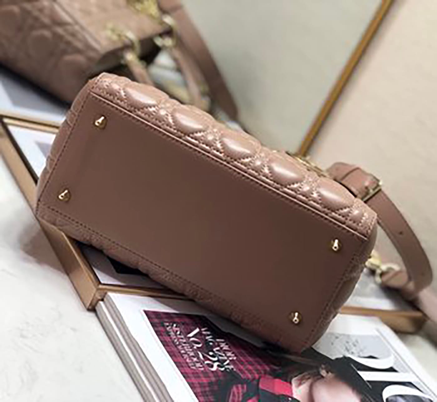 Medium Lady Dior Soft Leather Bag - Imagem 36