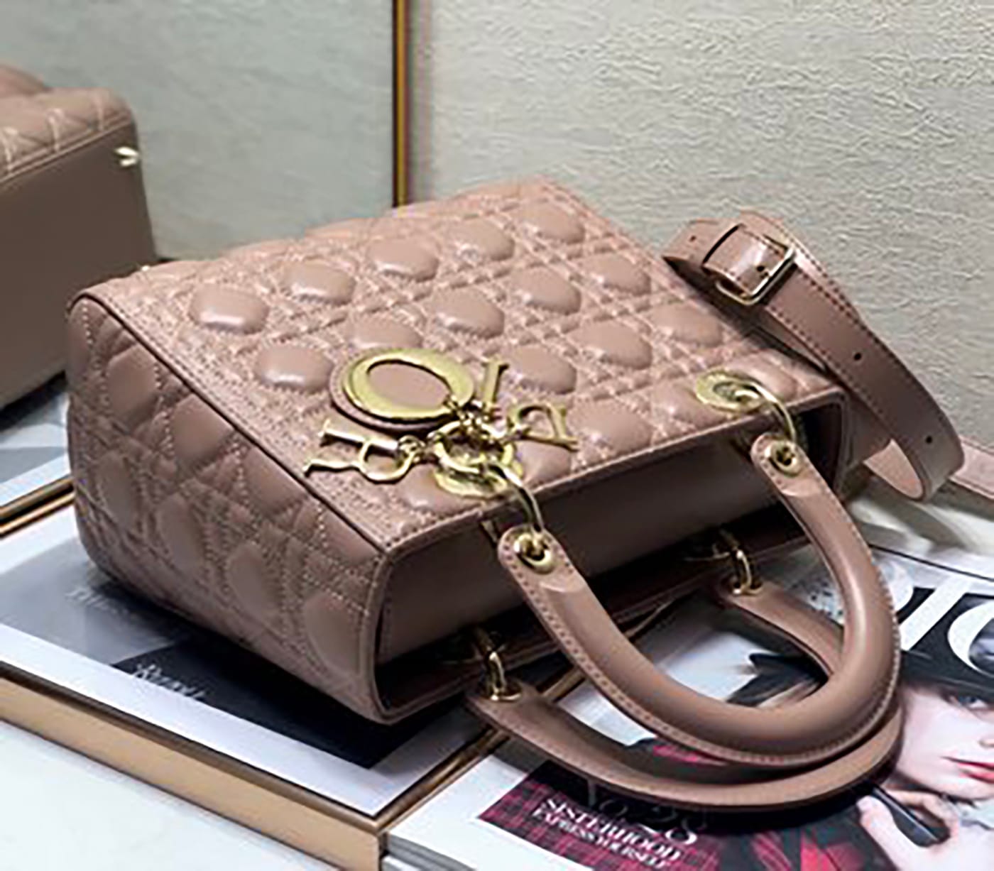 Medium Lady Dior Soft Leather Bag - Imagem 37