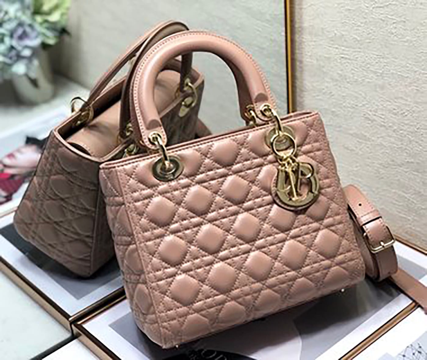 Medium Lady Dior Soft Leather Bag - Imagem 40