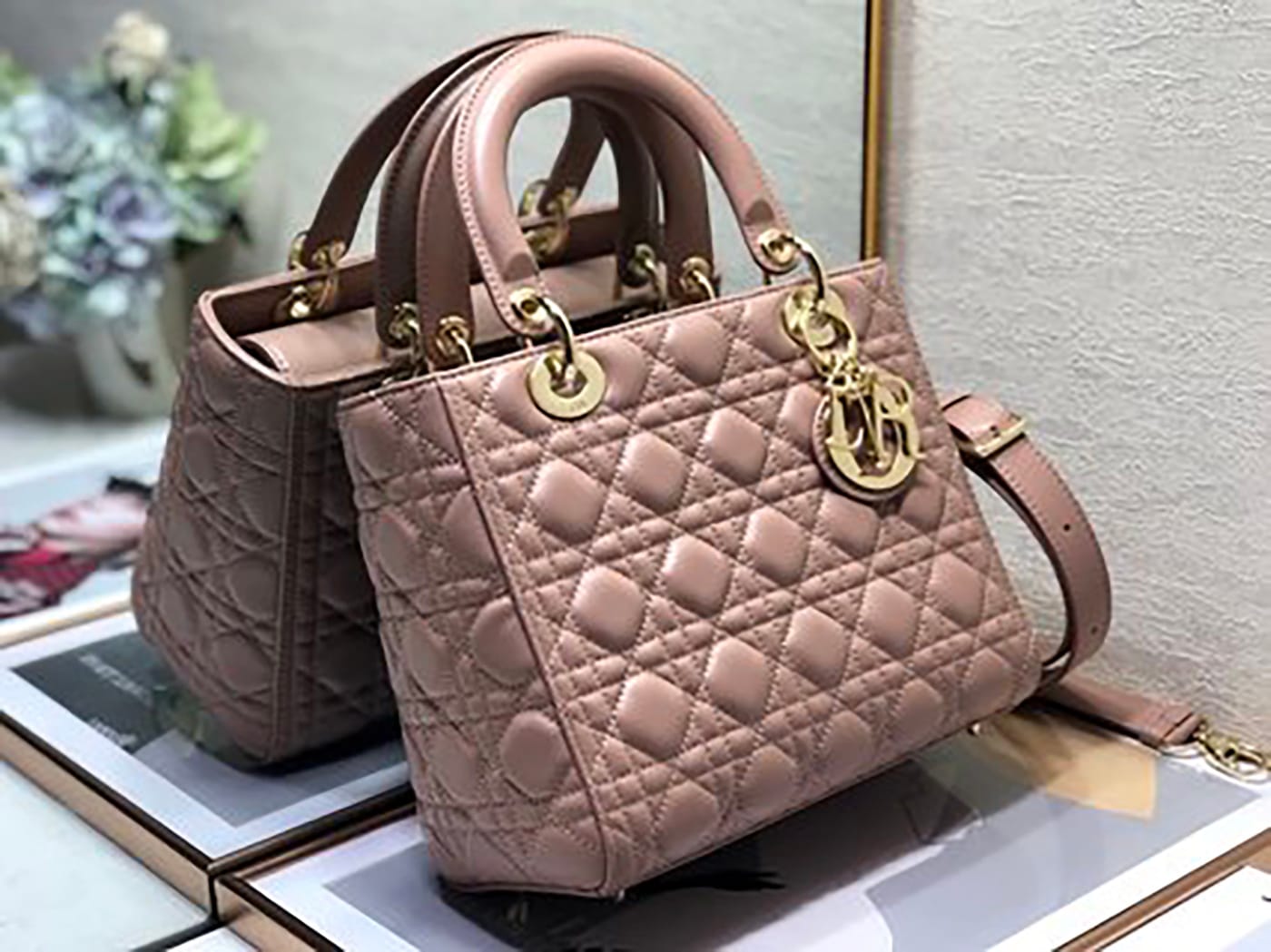 Medium Lady Dior Soft Leather Bag - Imagem 42
