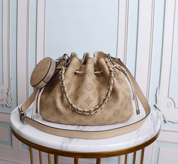 Louis Vuitton Bella – Sophisticated Luxury Bag - Imagem 14