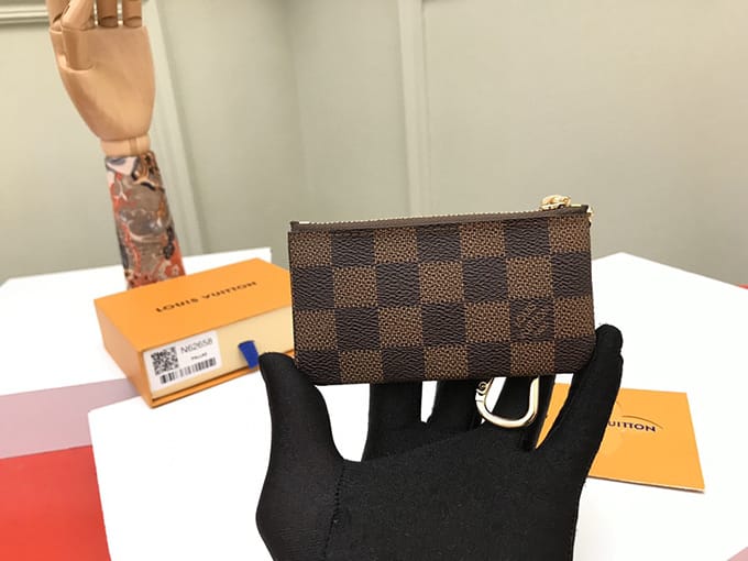 Louis Vuitton Key Pouch - Imagem 3