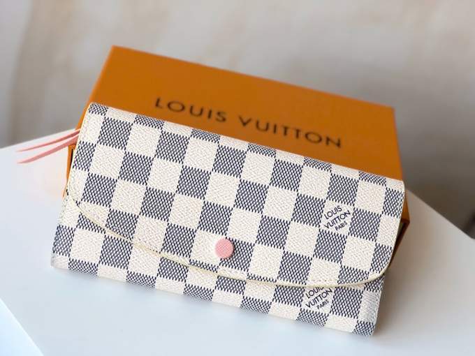 Louis Vuitton Emilie Wallet - Imagem 16