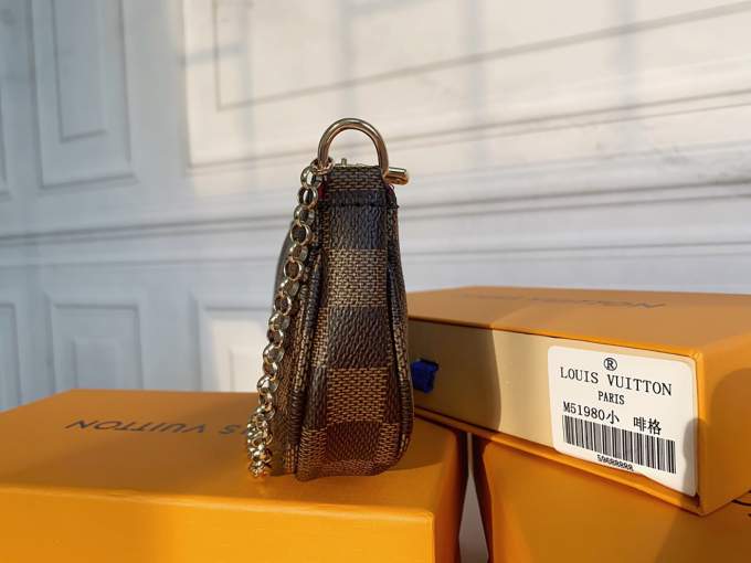 Louis Vuitton Mini Pochette - Imagem 18