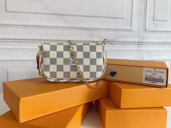 Louis Vuitton Mini Pochette - Imagem 24