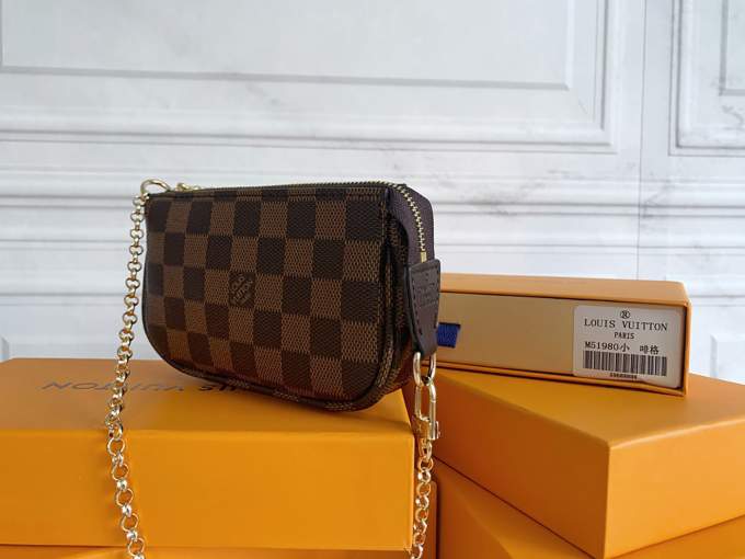 Louis Vuitton Mini Pochette - Imagem 25